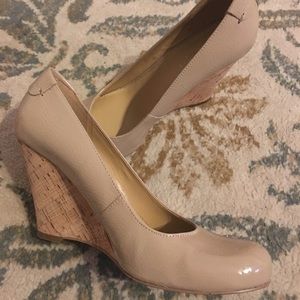 Nude patent wedges